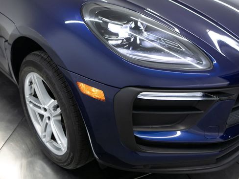 Certified 2023 Porsche Macan AWD/4WD image 12