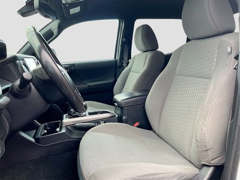 Used 2021 Toyota Tacoma TRD Off-Road w/ Technology Package image 19