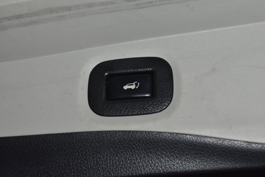 Used 2018 Nissan Rogue SL FWD image 33