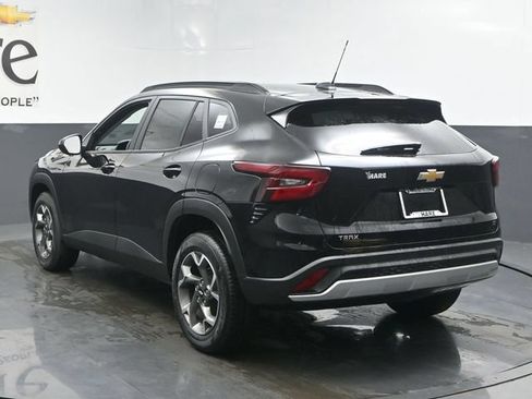 New 2026 Chevrolet Trax LT w/ Sunroof Package FWD image 14