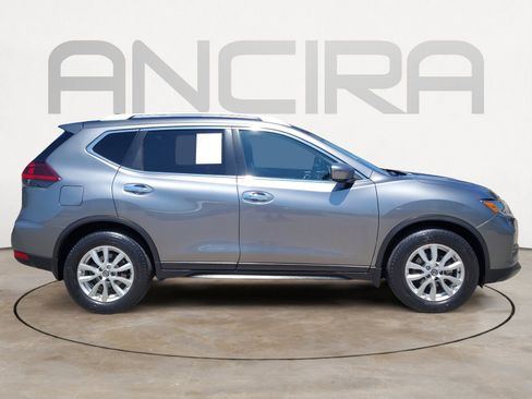 Used 2018 Nissan Rogue SV FWD image 12