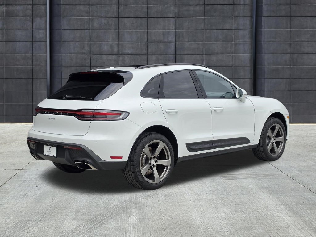 Certified 2026 Porsche Macan AWD/4WD image 8