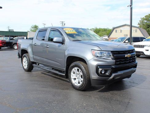 Used 2022 Chevrolet Colorado LT AWD/4WD image 3