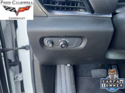 Used 2023 Chevrolet Traverse LT FWD image 23