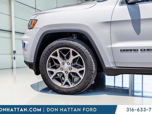 Used 2019 Jeep Grand Cherokee Limited AWD/4WD image 37