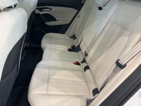 Used 2025 Audi Q5 Premium w/ Convenience Package AWD/4WD image 13