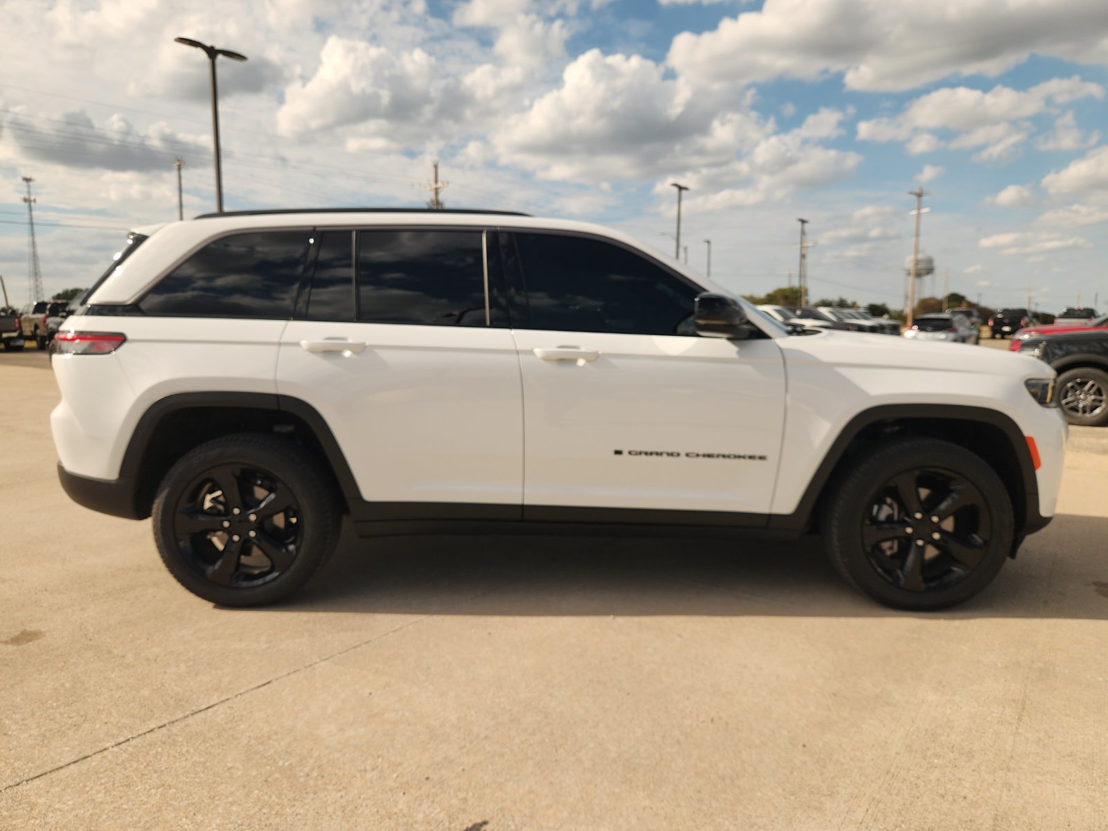 Used 2026 Jeep Grand Cherokee Limited w/ Limited Altitude Package AWD/4WD image 7