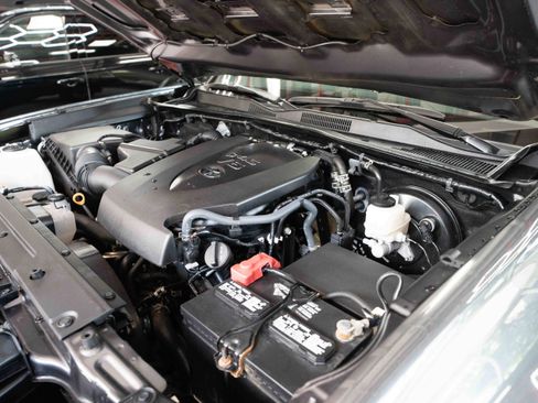 Used 2022 Toyota Tacoma TRD Sport AWD/4WD image 32