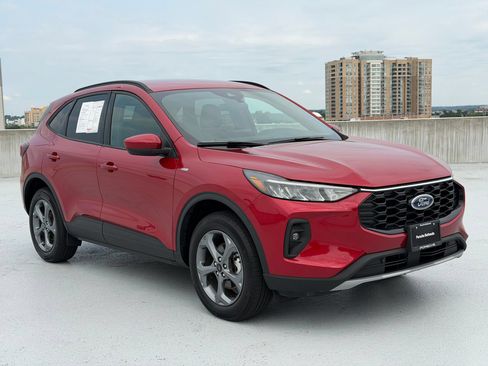 Used 2025 Ford Escape ST-Line Select AWD/4WD image 7