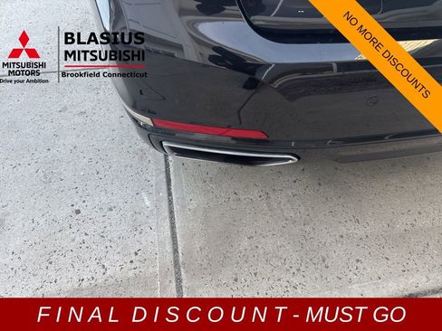 Used 2021 BMW 750i xDrive w/ Executive Package image 21