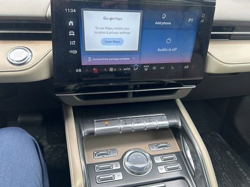 Used 2024 Lincoln Nautilus Reserve w/ Equipment Group 203A image 2