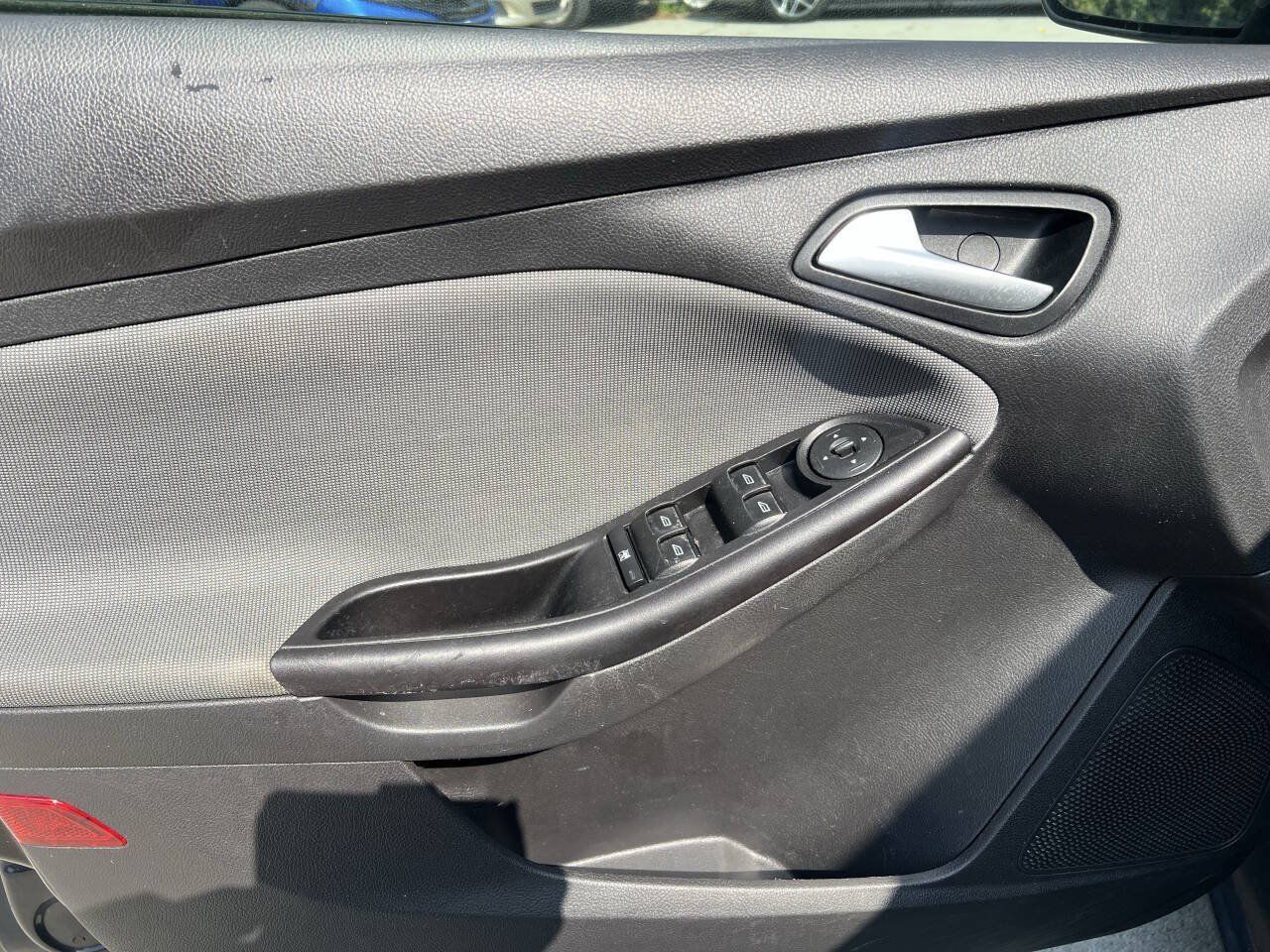 Used 2012 Ford Focus SE FWD image 22