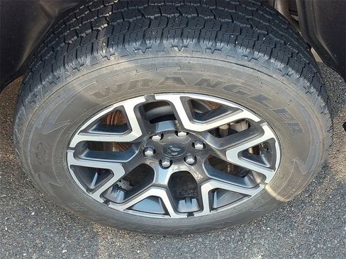 Used 2025 RAM 1500 Laramie image 6