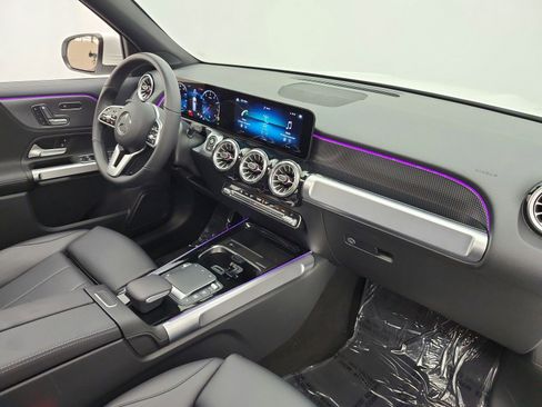 Used 2022 Mercedes-Benz GLB 250 image 22