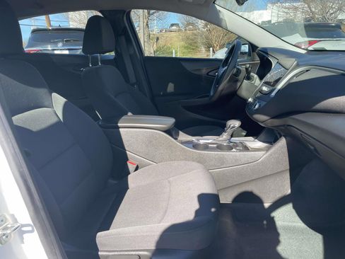 Used 2024 Chevrolet Malibu LT image 12