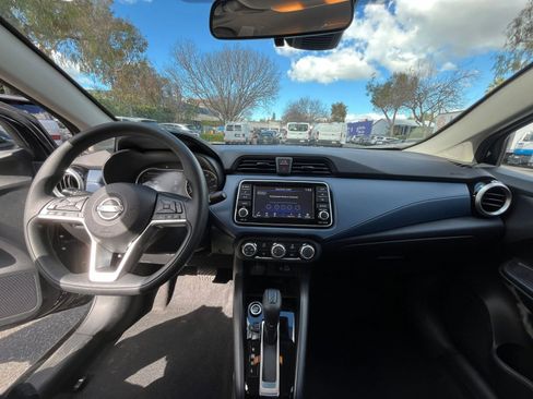 Used 2025 Nissan Versa SV image 31