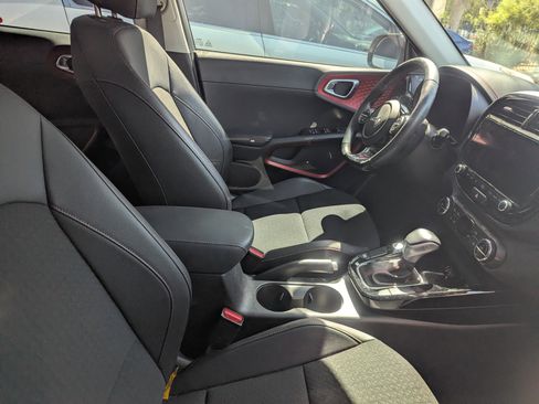 Certified 2023 Kia Soul GT-Line image 9