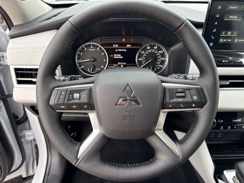 New 2026 Mitsubishi Outlander SE image 41
