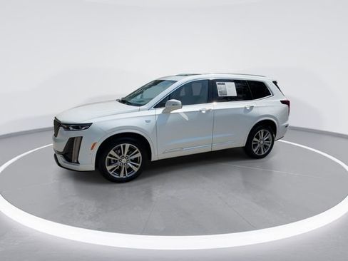 Used 2024 Cadillac XT6 Premium Luxury w/ Technology Package AWD/4WD image 4