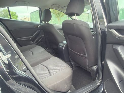 Used 2014 MAZDA MAZDA3 i Touring w/ Technology Package FWD image 13