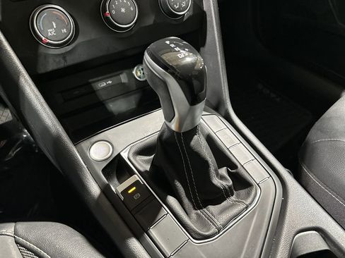 Used 2022 Volkswagen Taos SE image 20