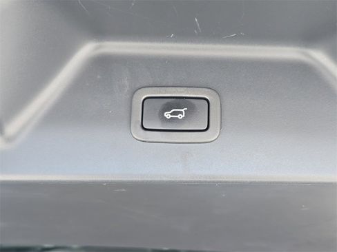 Used 2021 Land Rover Range Rover HSE image 16