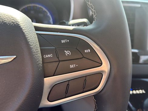 Used 2023 Chrysler Voyager LX FWD image 12