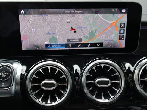 Used 2020 Mercedes-Benz GLB 250 4MATIC w/ AMG Line image 36