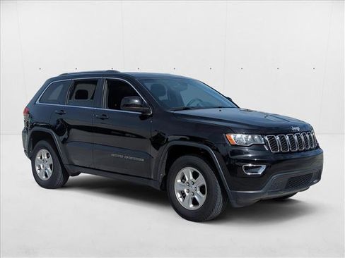 Used 2017 Jeep Grand Cherokee Laredo w/ Quick Order Package 2BE image 3