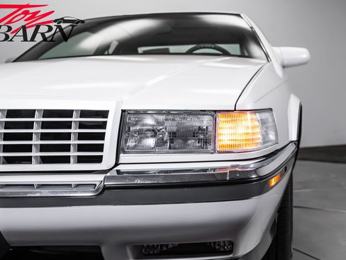 Used 1993 Cadillac Eldorado Touring FWD image 10