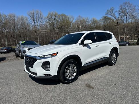 Used 2019 Hyundai Santa Fe SE image 2