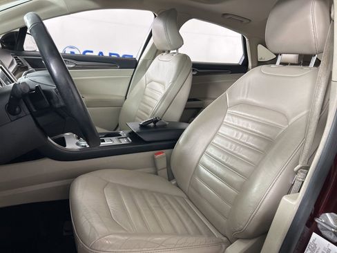 Used 2017 Ford Fusion SE w/ Fusion SE Technology Package image 24