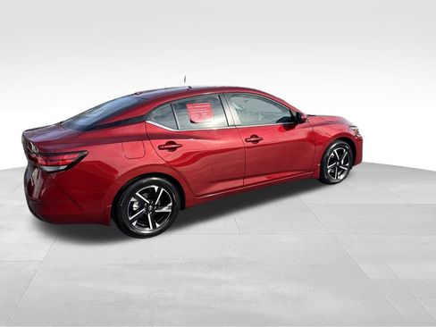 Used 2025 Nissan Sentra SV image 7