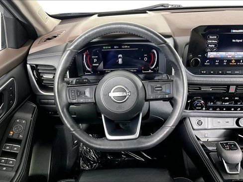 Used 2023 Nissan Rogue Platinum w/ Platinum Premium Package FWD image 5