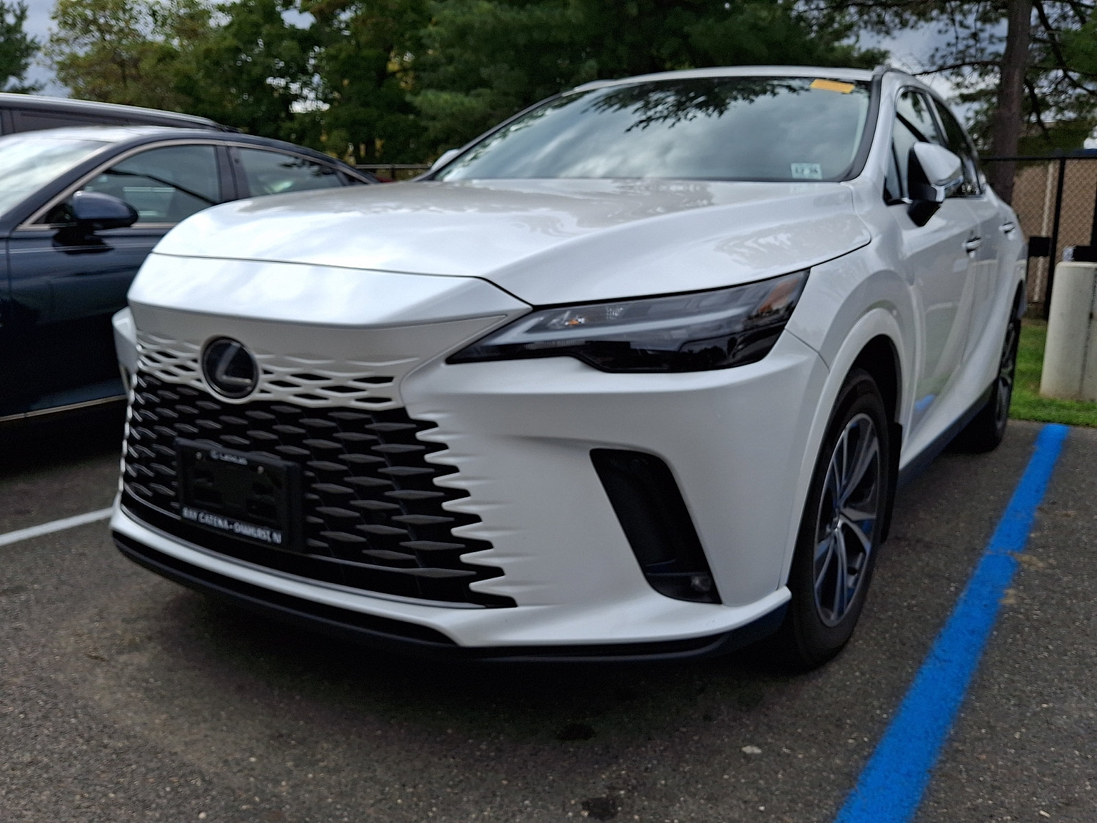 Used 2024 Lexus RX 350 Premium w/ Accessory Package (Z1) AWD/4WD image 2