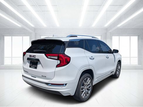 Used 2024 GMC Terrain Denali AWD/4WD image 3