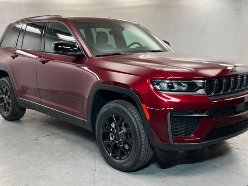 New 2026 Jeep Grand Cherokee Altitude AWD/4WD image 7