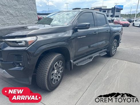 Used 2023 Chevrolet Colorado Z71 w/ Advanced Trailering Package AWD/4WD image 12