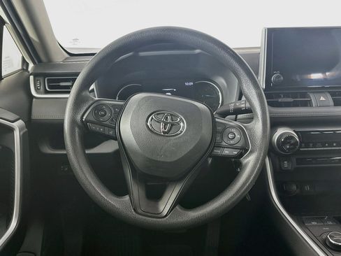 Used 2023 Toyota RAV4 LE AWD/4WD image 17