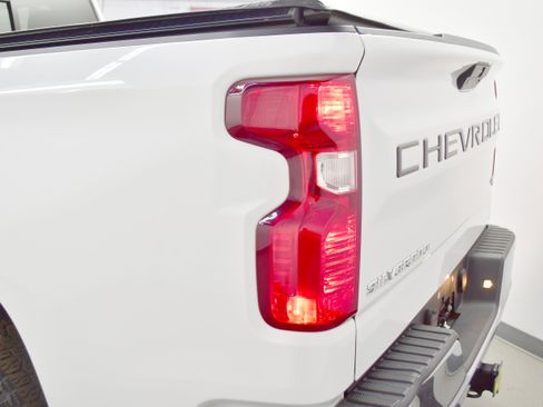 Used 2022 Chevrolet Silverado 1500 LT image 31