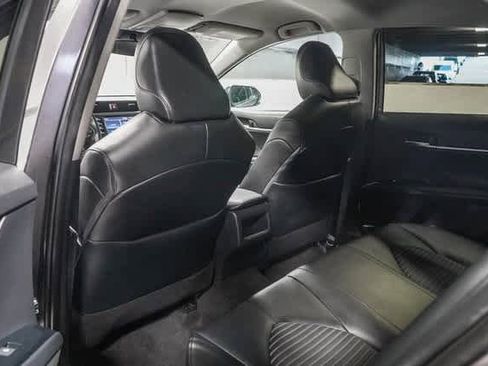 Certified 2020 Toyota Camry SE image 19