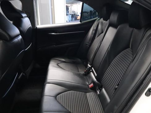 Used 2021 Toyota Camry SE w/ Carpet Mat Package (TMS) FWD image 32