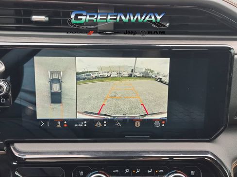 Used 2025 GMC Sierra 2500 AT4 w/ AT4 Premium Plus Package AWD/4WD image 16