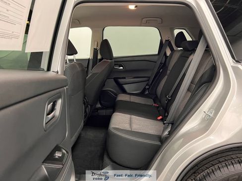 Used 2025 Nissan Rogue SV FWD image 29