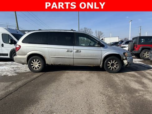Used 2003 Chrysler Town & Country EX image 17