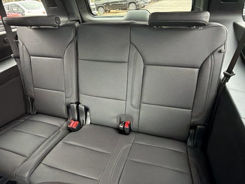 New 2026 Chevrolet Suburban Z71 w/ Comfort Package image 16