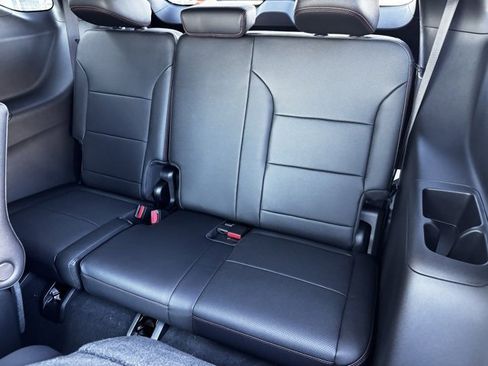 New 2026 Chevrolet Traverse RS image 8