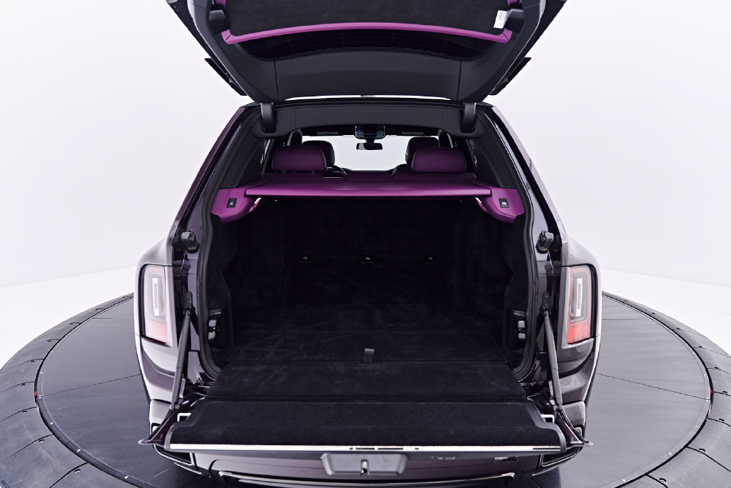 Used 2025 Rolls-Royce Cullinan Black Badge AWD/4WD image 28