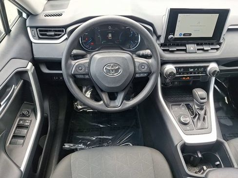 Used 2025 Toyota RAV4 XLE AWD/4WD image 11