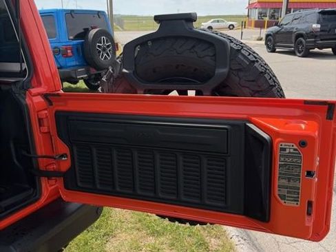 Used 2023 Jeep Wrangler Unlimited Rubicon 392 image 29